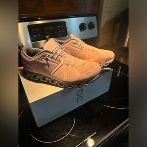 Oncloud women’s 10